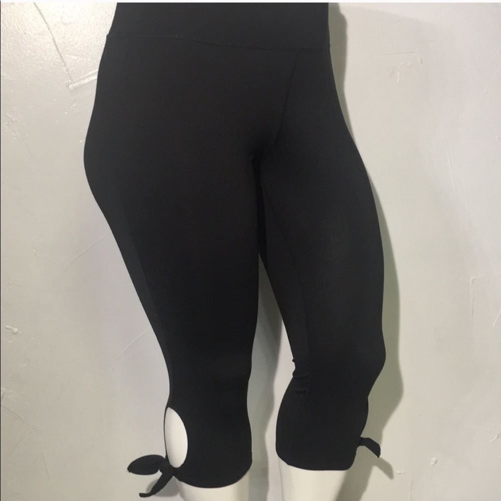Livi Active Capri leggings